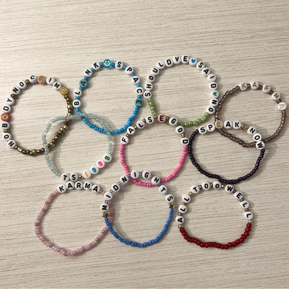 10 Taylor Swift friendship bracelets - Picture 1 of 1